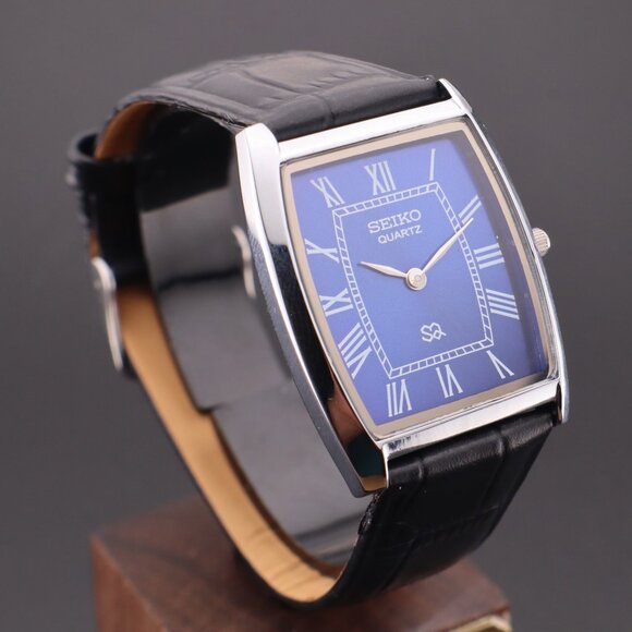 Vintage Seiko Slim Tonneau Tank Quartz Gentlemen's Wrist Watch  - FREE SHIPPING - Picture 1 of 13